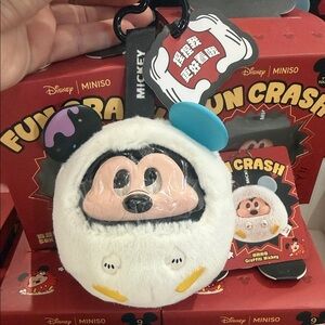 Disney Mickey Mouse Plush white - Fun Crash - - Confirmed “ Graffiti Mickey”